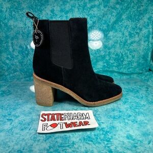 Ralph Lauren Marianna Women’s Black Heeled Suede Crepe Sole Chelsea Boots Size 9